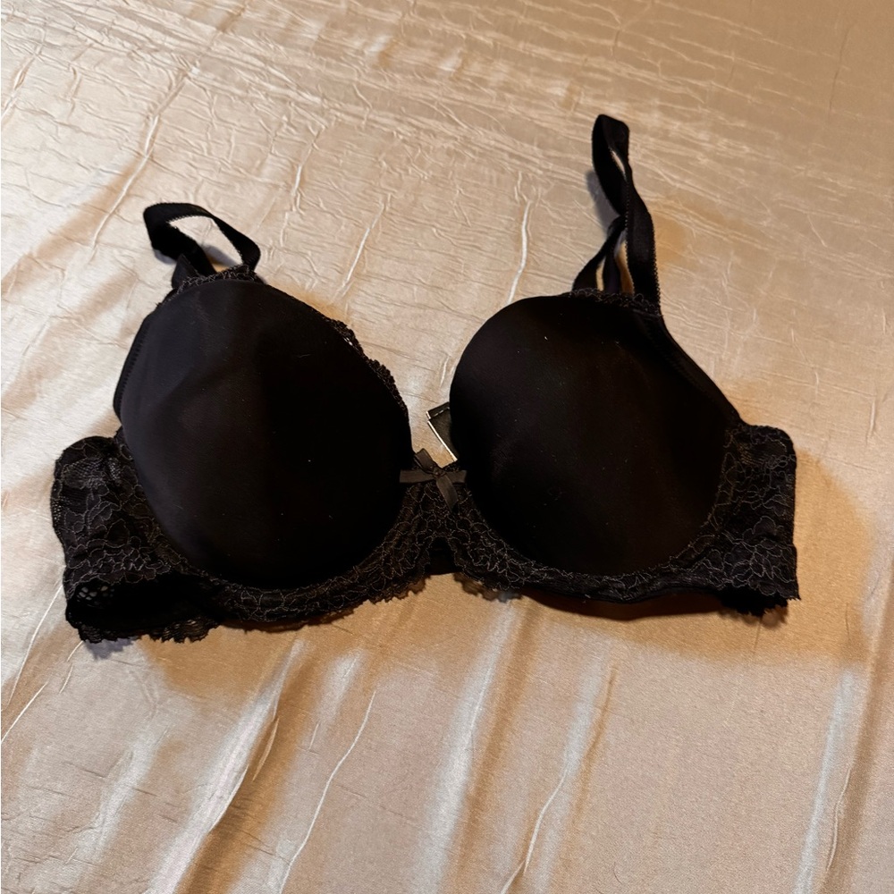Victoria's Secret Black Lace Underwire Push-Up Bra